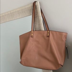 Authentic Chloé Dilan East-West Leather Tote